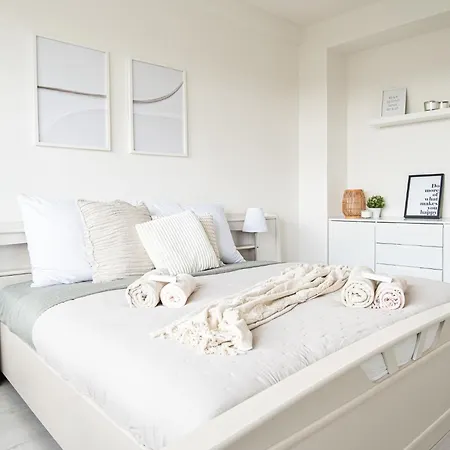Modern Hideaway Tatil Evi *